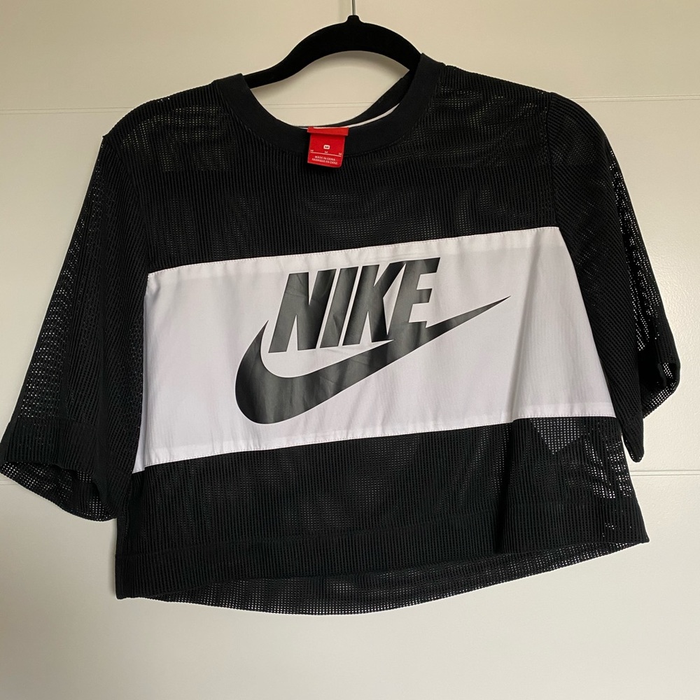 Nike cropped mesh logo top size M